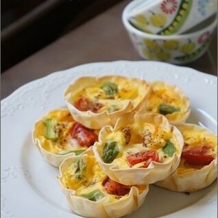 餃子の皮でつくる、小さな春野菜のキッシュ